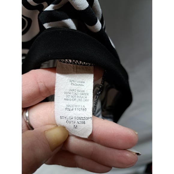 Vtg 60's Style On Carnaby Black White Geometric Design Black Trim Blouse Md. - Picture 4 of 4